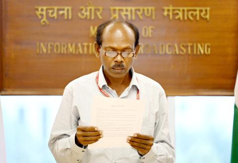 Glimpses of “Swachhata Pledge” ceremony organised under the Ministry of Information and Broadcasting, during this ceremony the Senior officers of the ministry of I&B and Staff of media units taking the pledge at Shastri Bhawan